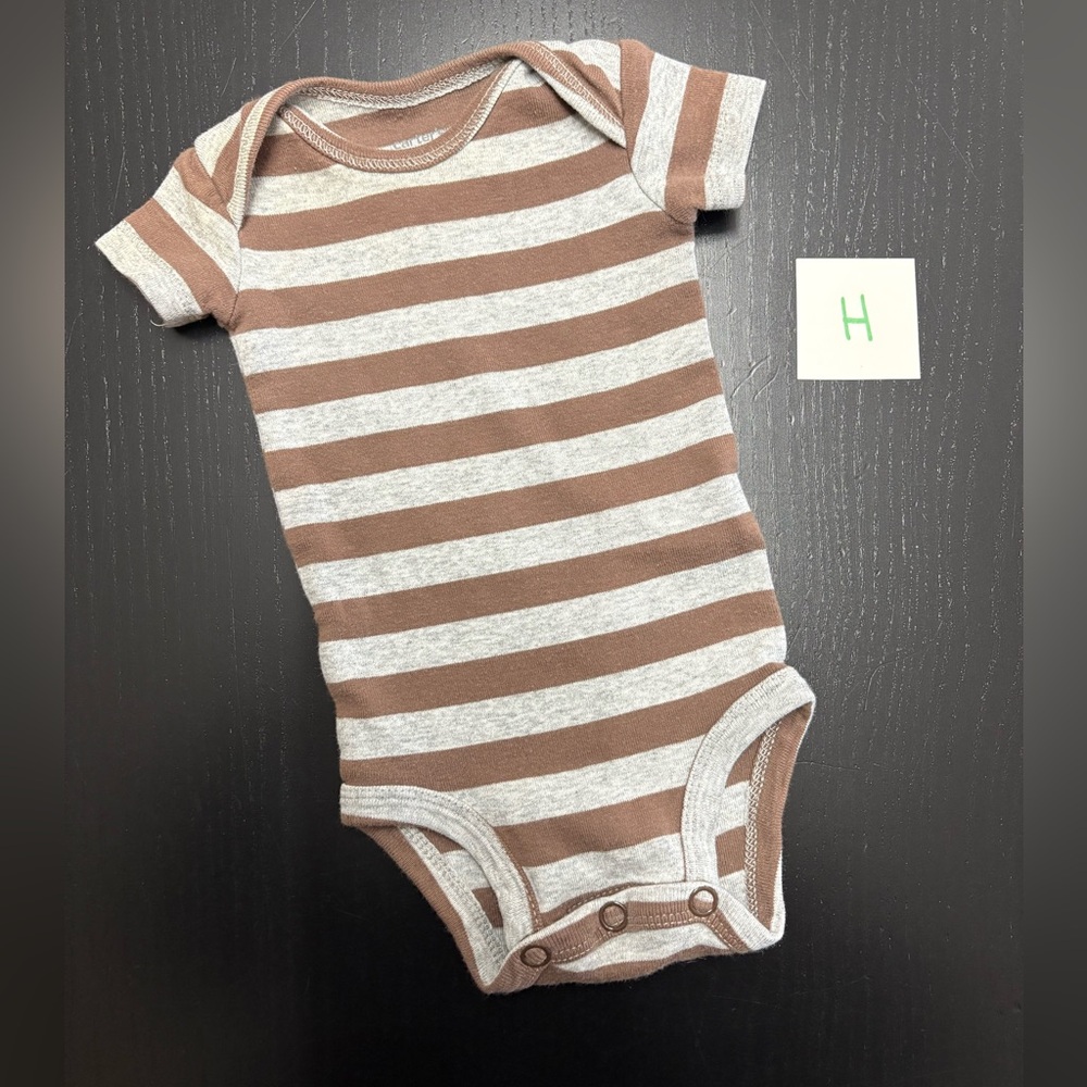 ⭐️5/$10.00⭐️ Carter’s NB Striped Onesie